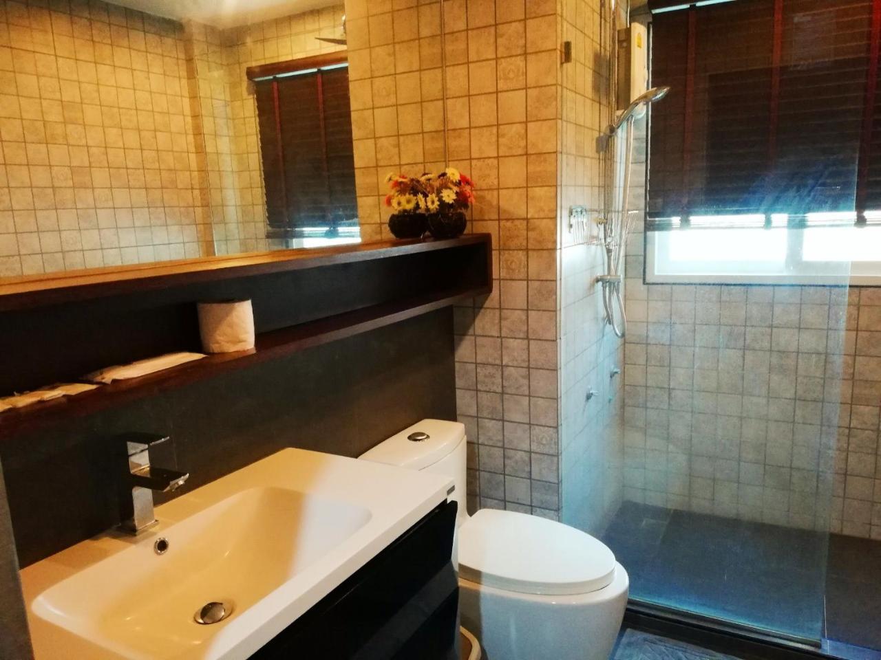 Himalayan Inn 2*