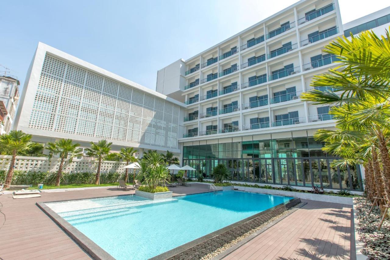 Paragon Grand Hotel 5*