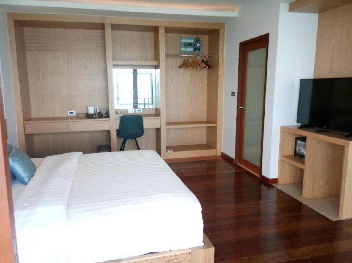 Coral Cliff Samui Resort Maret