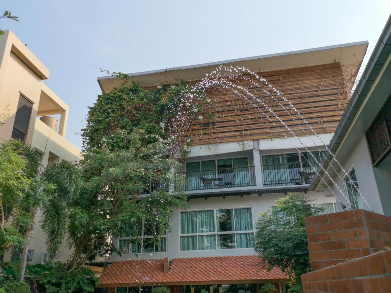 ตำหนักวิลล่า 10 ห้องนอน พร้อมสระว่ายน้ำส่วนตัว Villa *