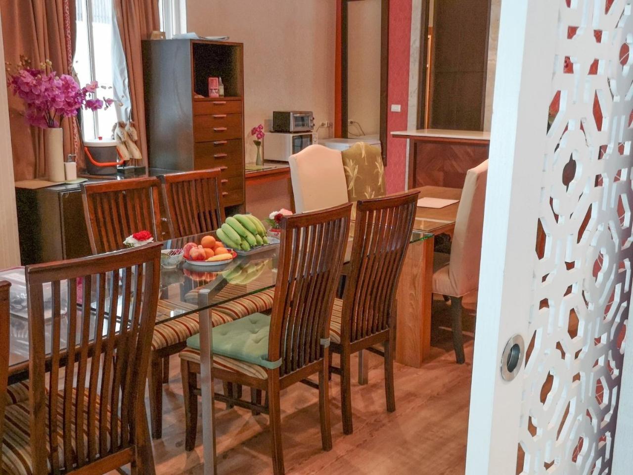 ตำหนักวิลล่า 10 ห้องนอน พร้อมสระว่ายน้ำส่วนตัว Villa Ban Nong Tabaek