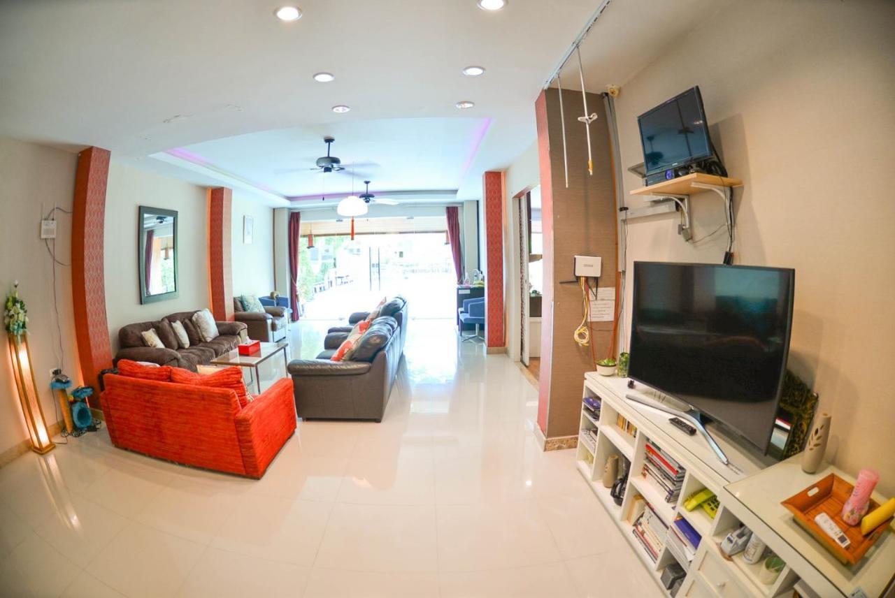 ตำหนักวิลล่า 10 ห้องนอน พร้อมสระว่ายน้ำส่วนตัว Villa Ban Nong Tabaek