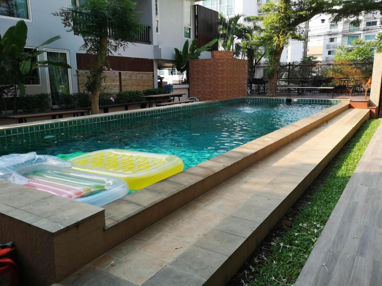 ตำหนักวิลล่า 10 ห้องนอน พร้อมสระว่ายน้ำส่วนตัว Villa Ban Nong Tabaek