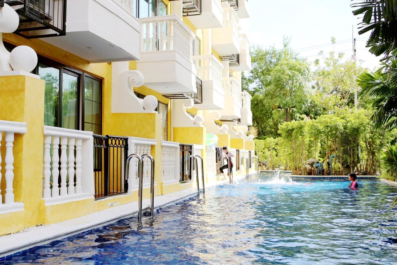 Aparthotel Venetian Poseidon Pool