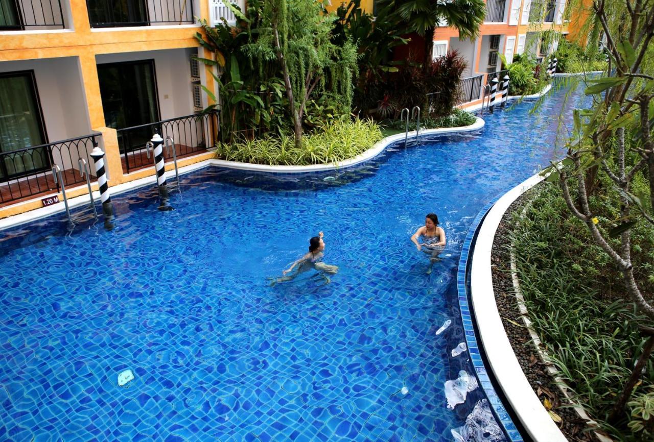 Venetian Poseidon Pool Aparthotel