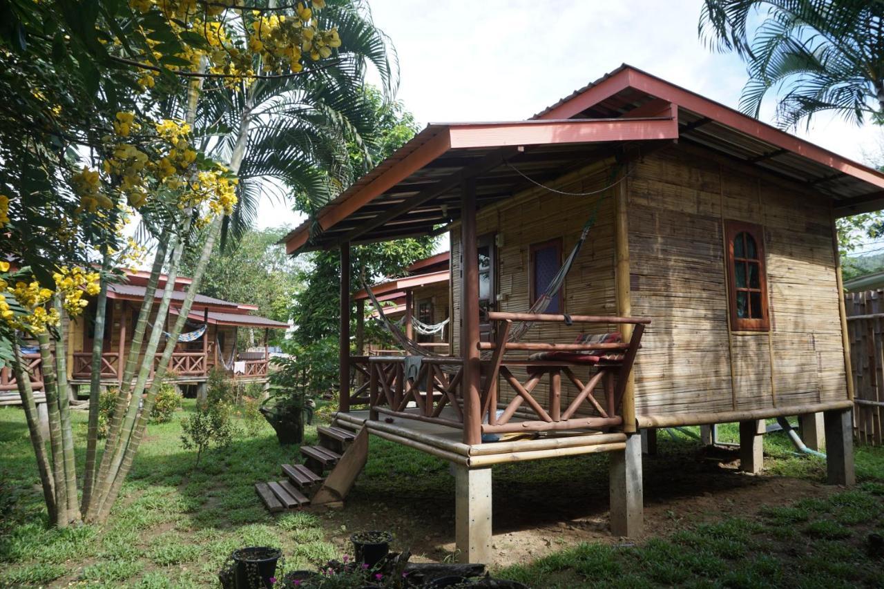 Family Hut * Pai