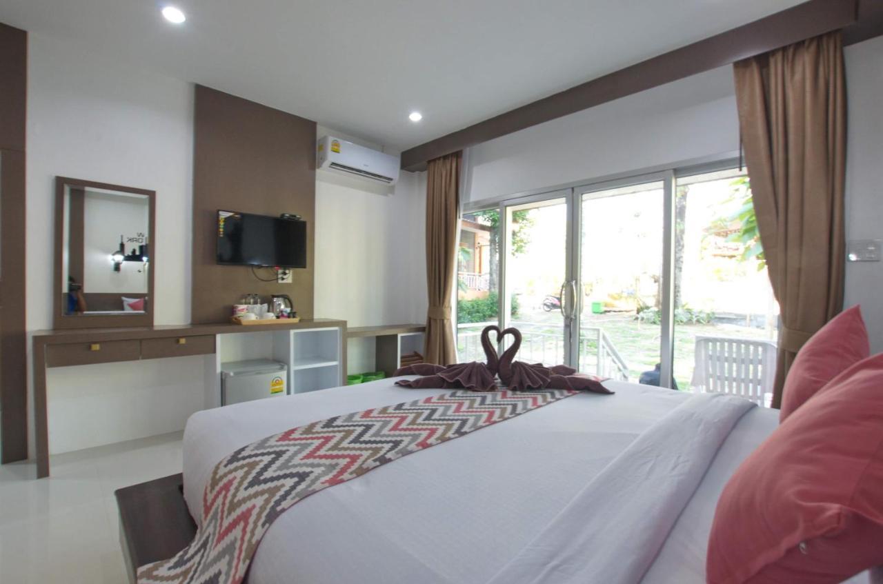 Khum Maikaew 2*