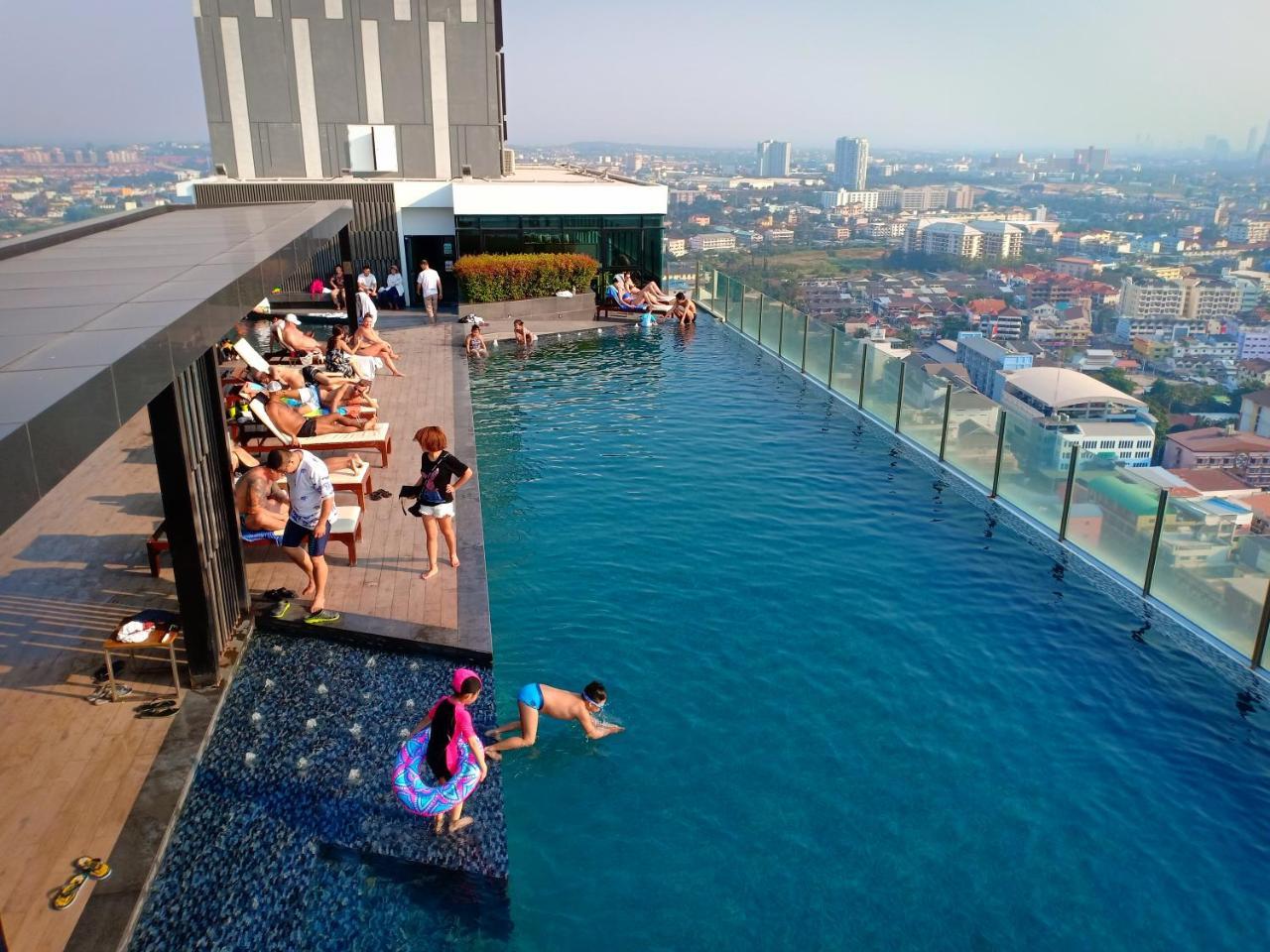 Apartment The Base Pattaya