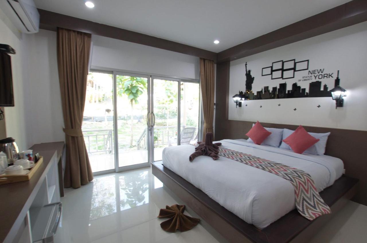 Khum Maikaew 2*