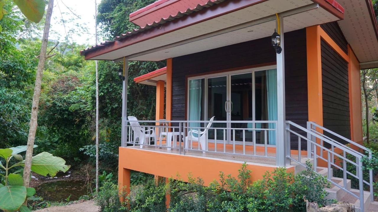 Khum Maikaew Koh Lanta
