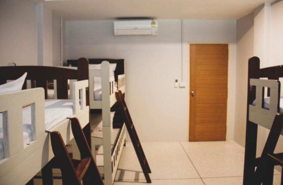 Ler 65 Hostel *