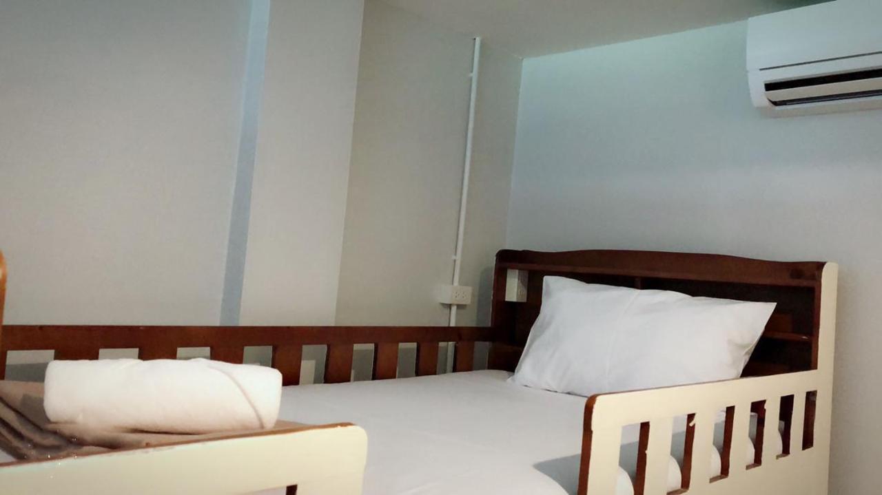 Ler 65 Hostel *