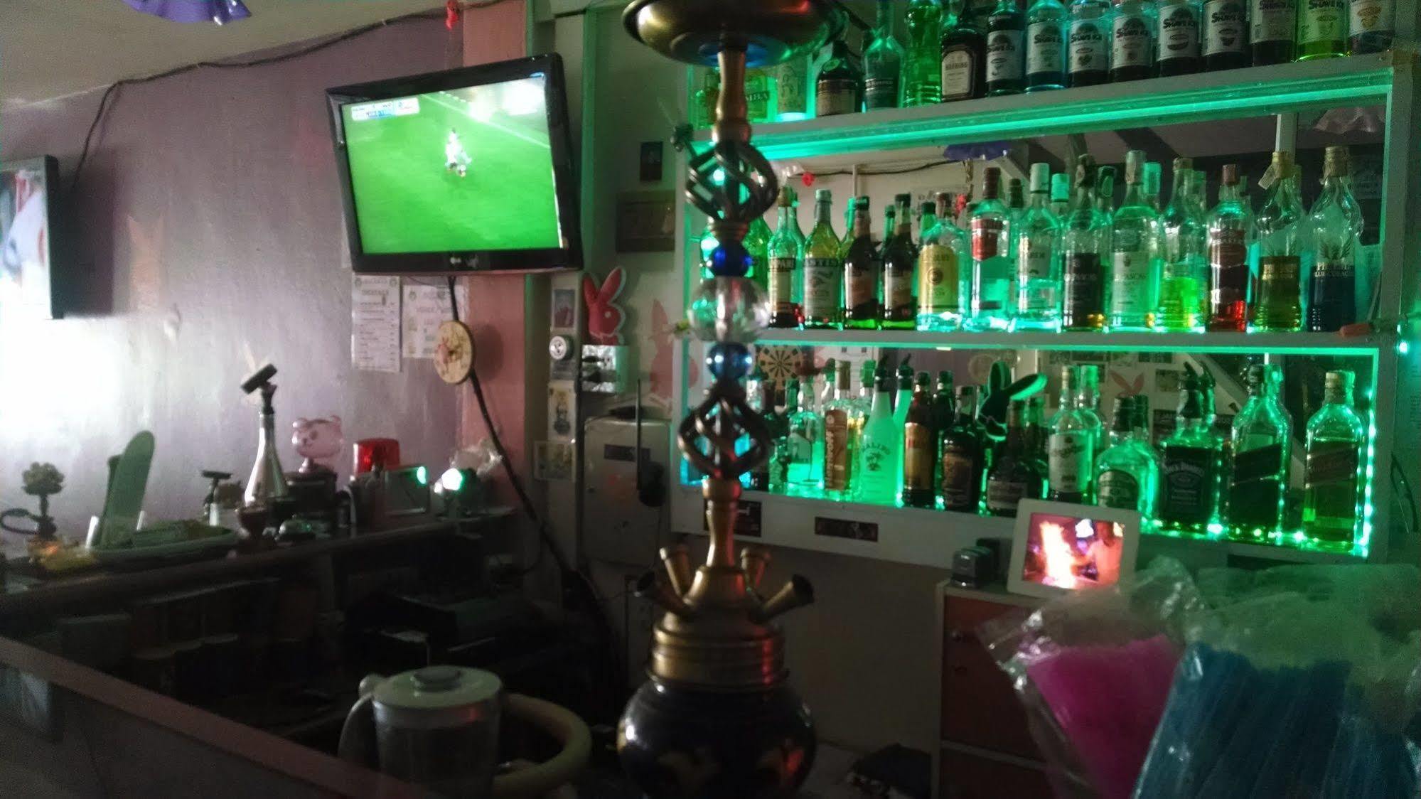 Wild & Wandering Backpacker Hostel & Bar Hostel Haad Rin