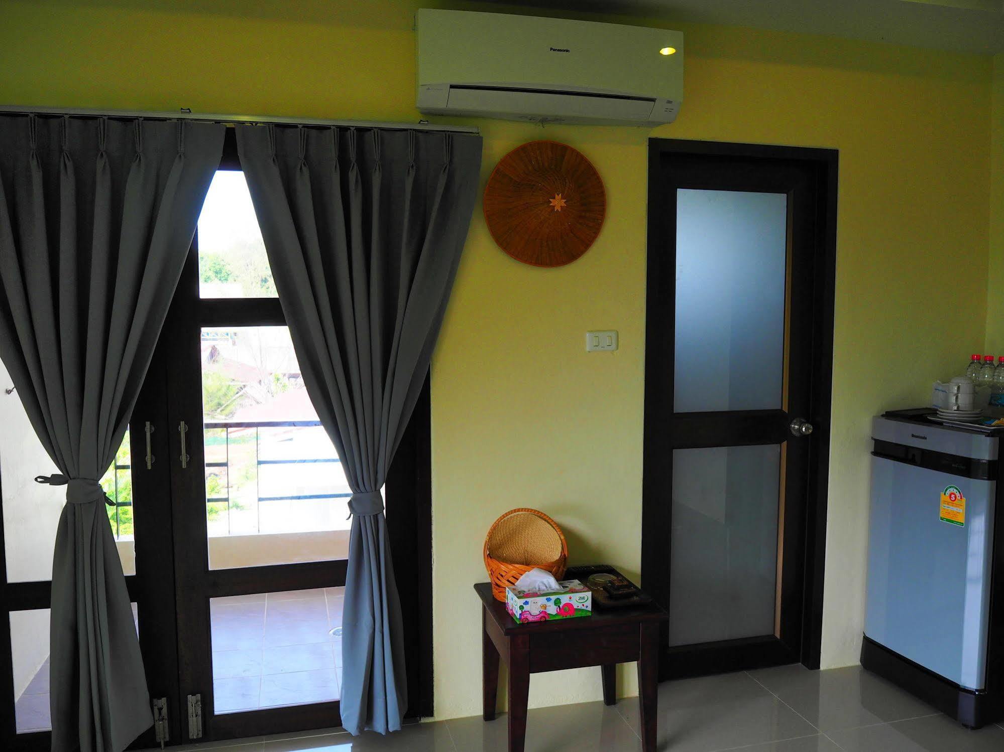 Morakot Lanta Resort 3*