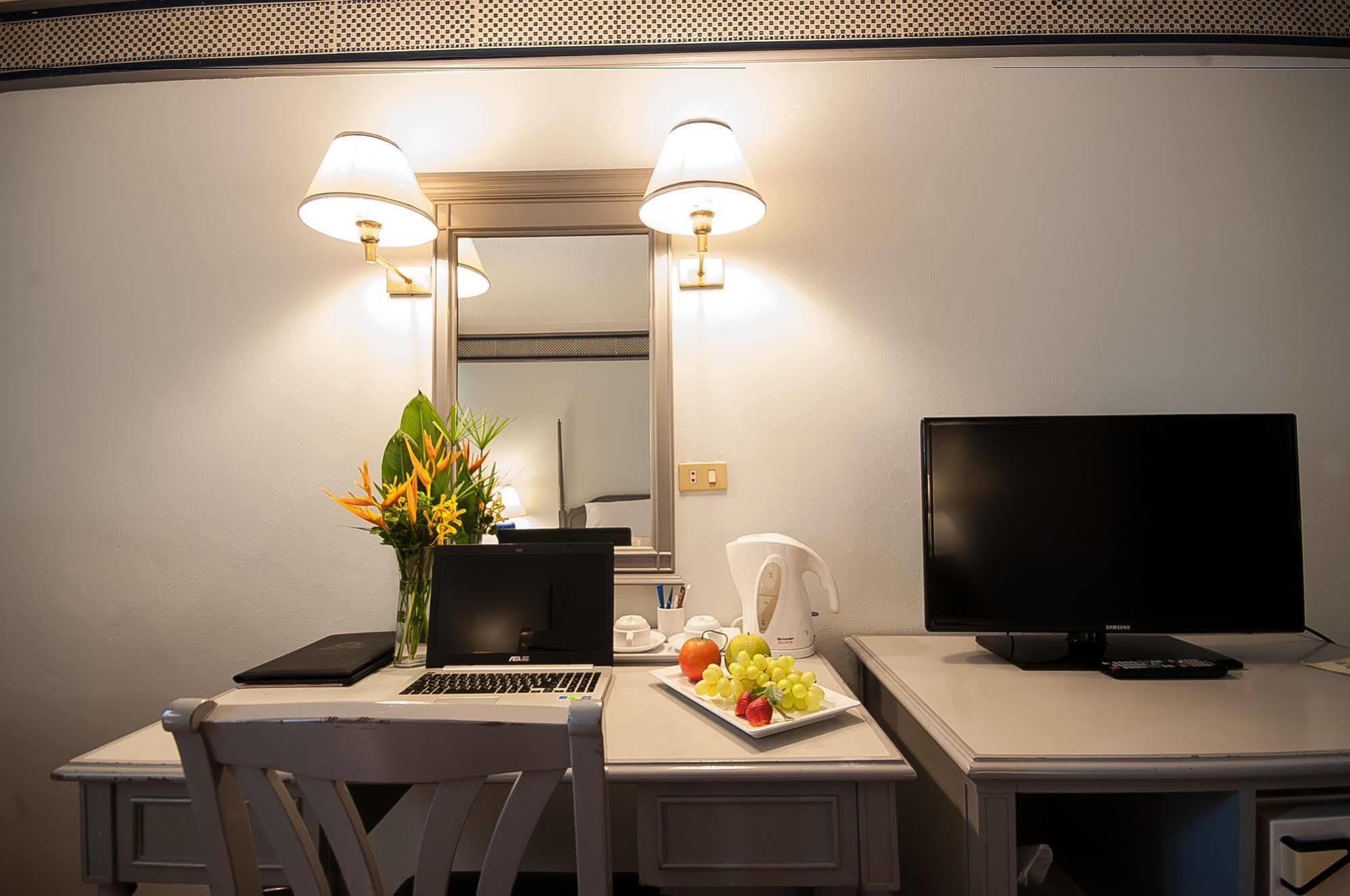 Diamond Plaza Hotel