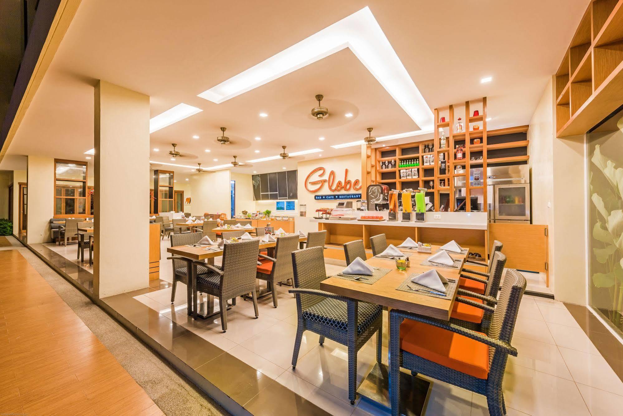 The Pelican Aparthotel 4*