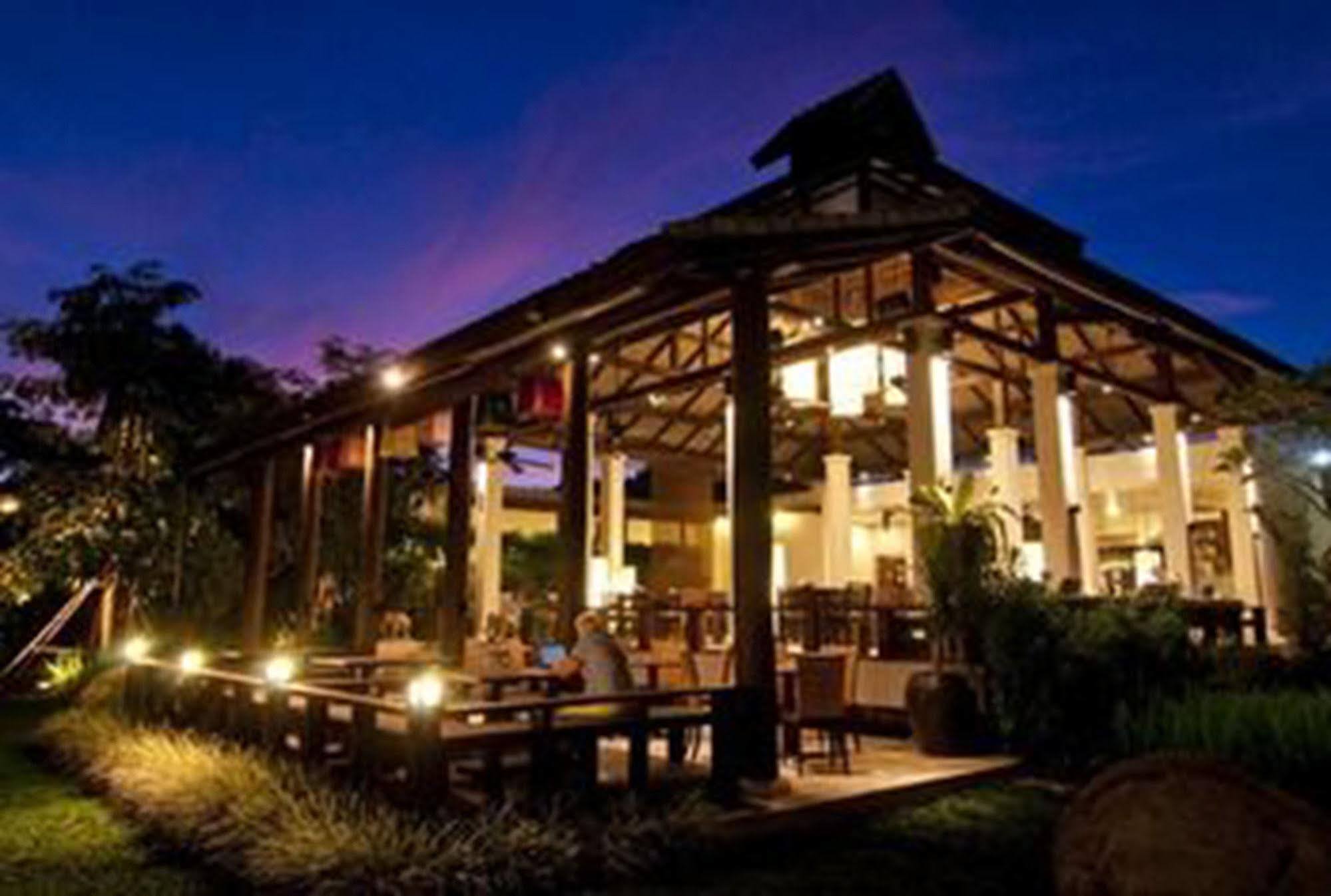 The Quarter Pai