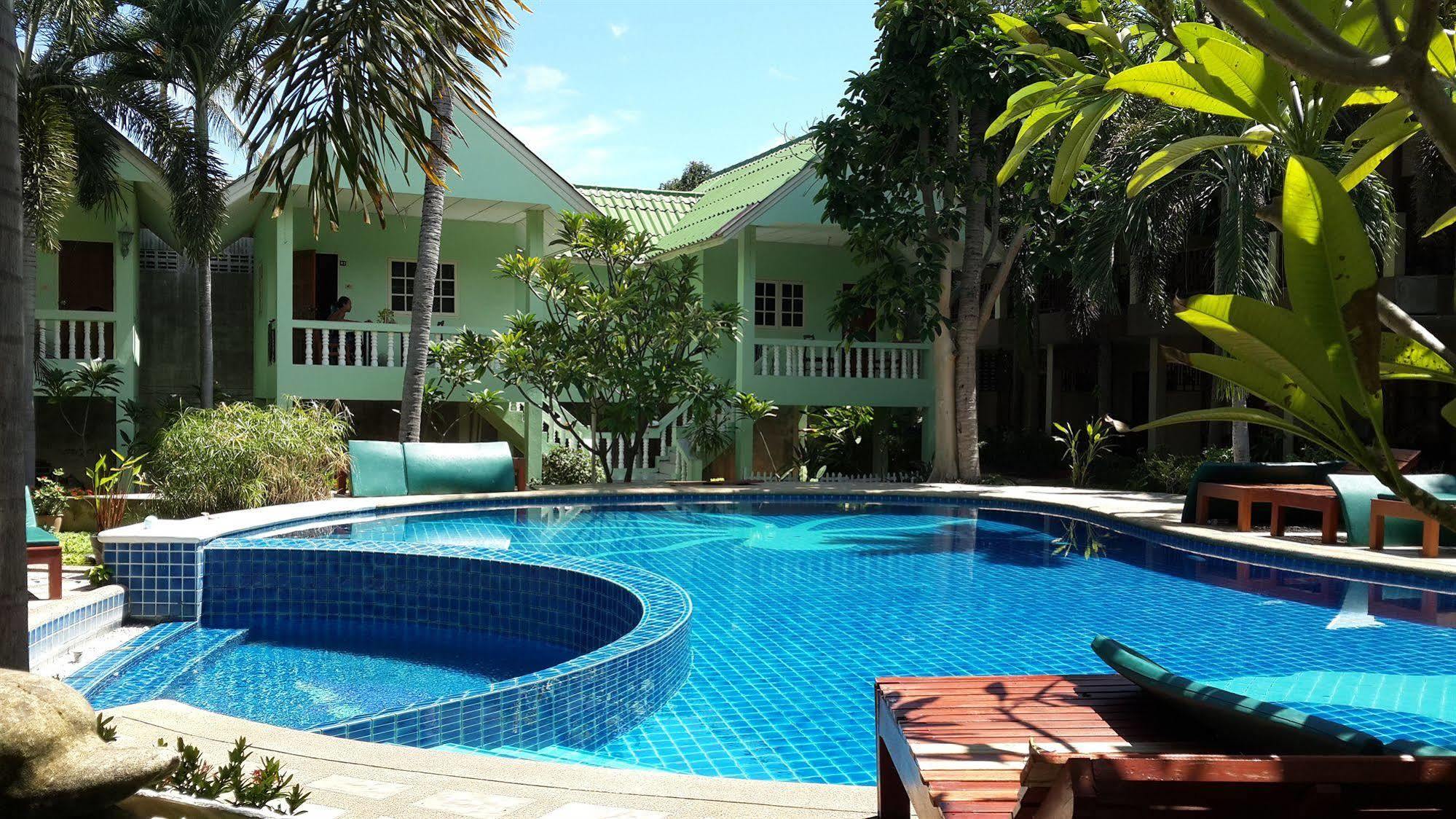 Guest house Rattana & 2*