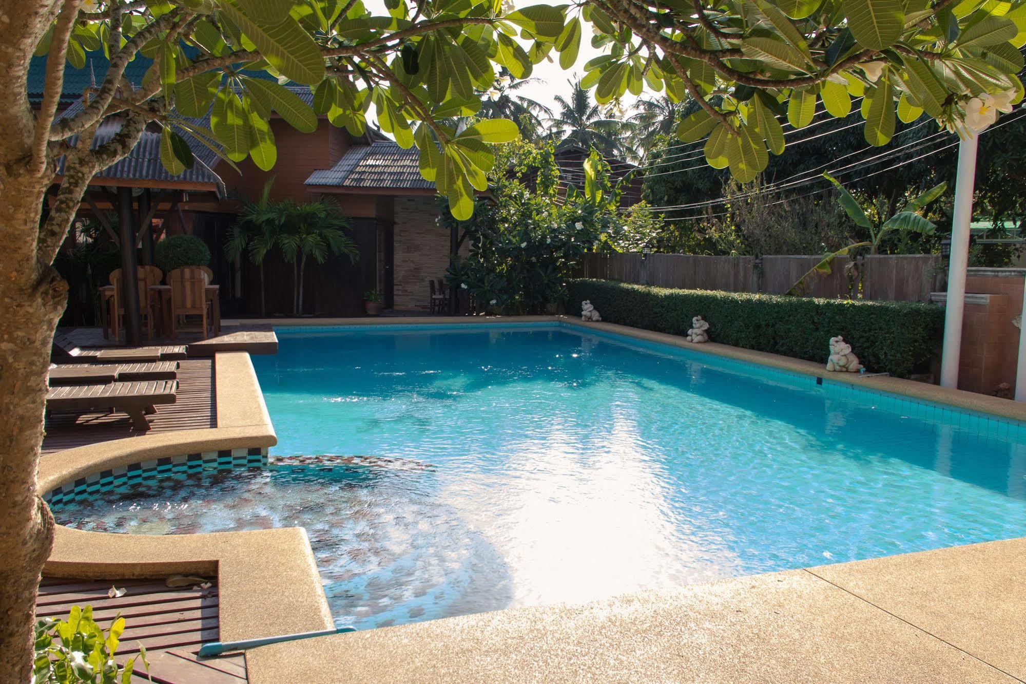 Phangan Paragon & By Pure Lifestyle Resort 3*