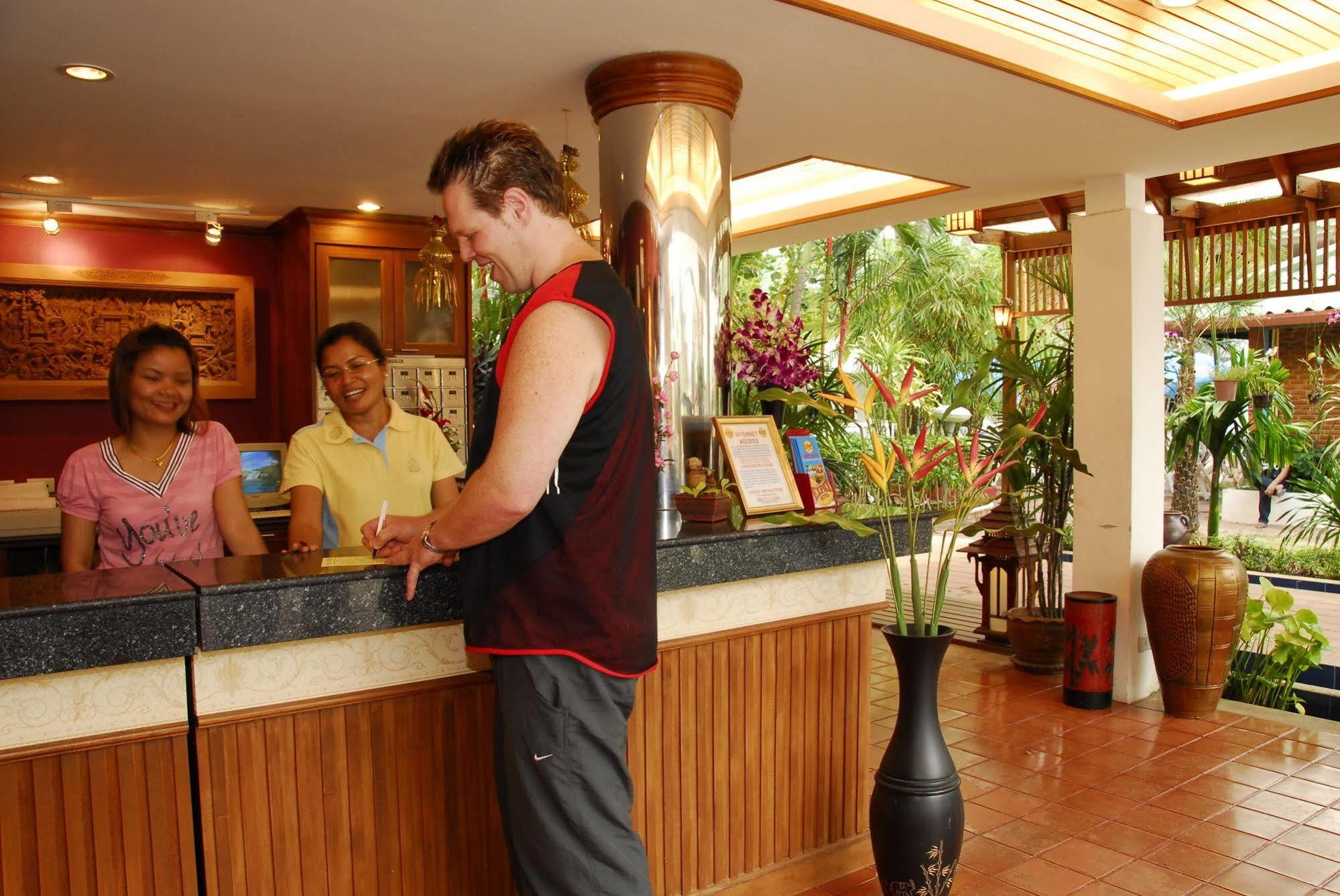 The Expat Hotel 3*