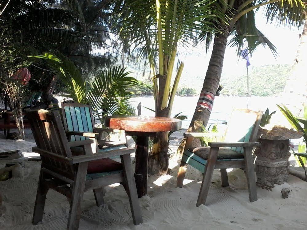 Dolphin Hotel 2*