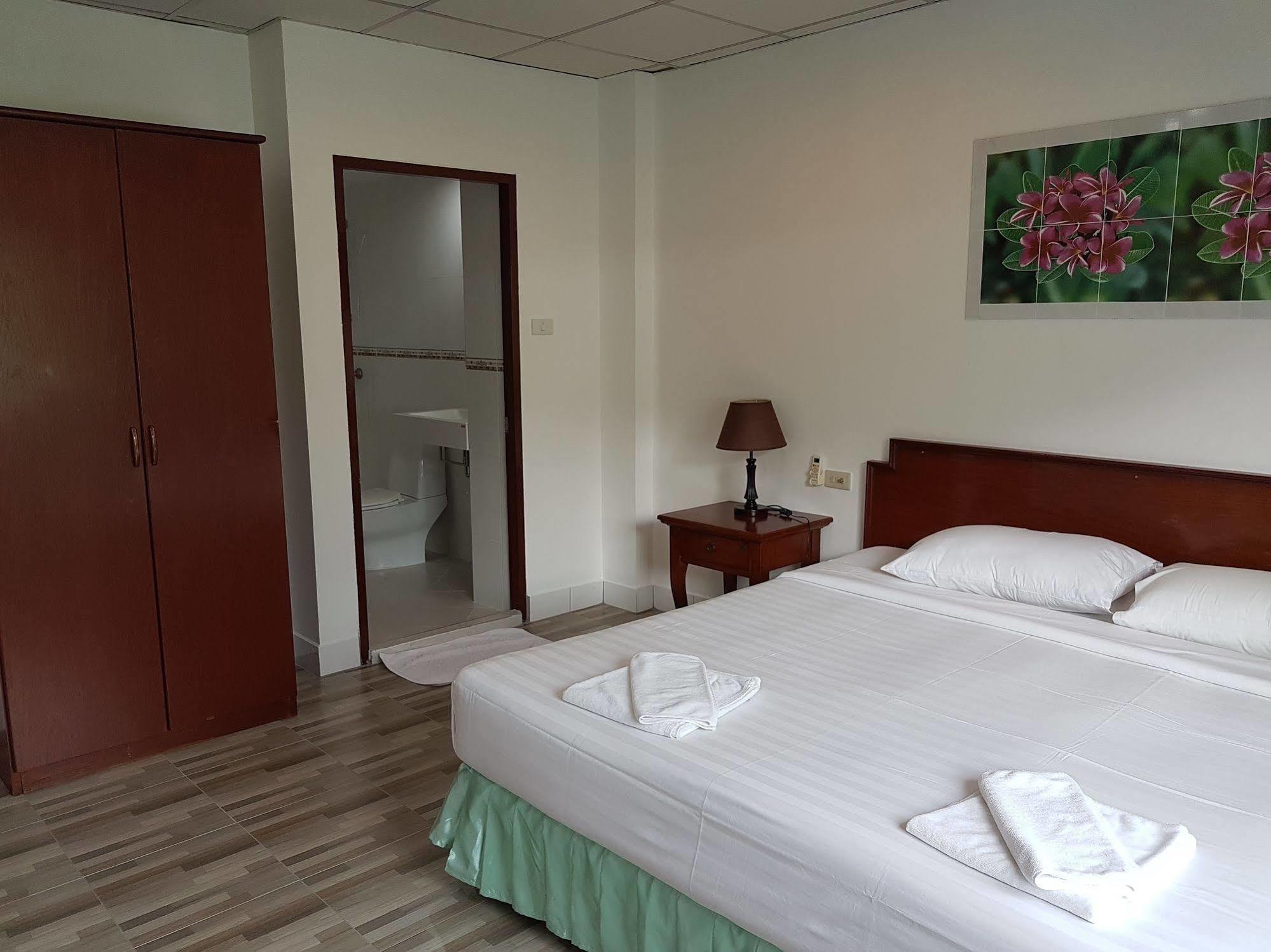 Casa de hóspedes Welcome @ Karon Beach. Single From Only 500 Baht 2*