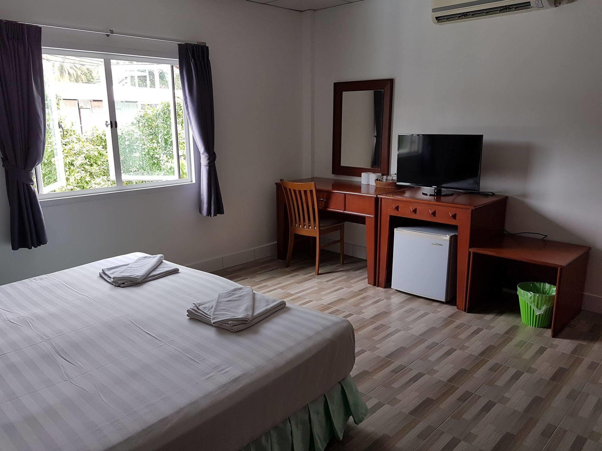 Welcome @ Karon Beach. Single From Only 500 Baht 2* Phuket