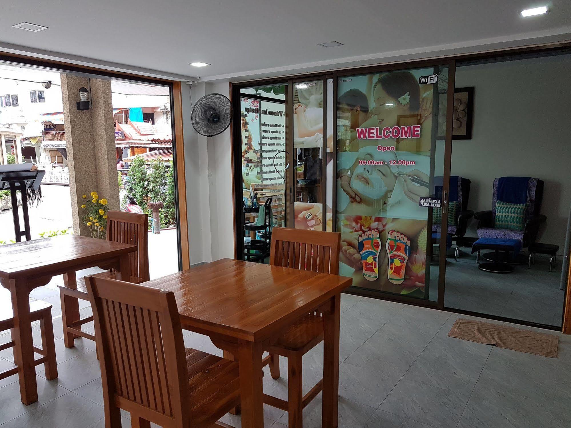 Welcome @ Karon Beach. Single From Only 500 Baht Casa de hóspedes Phuket