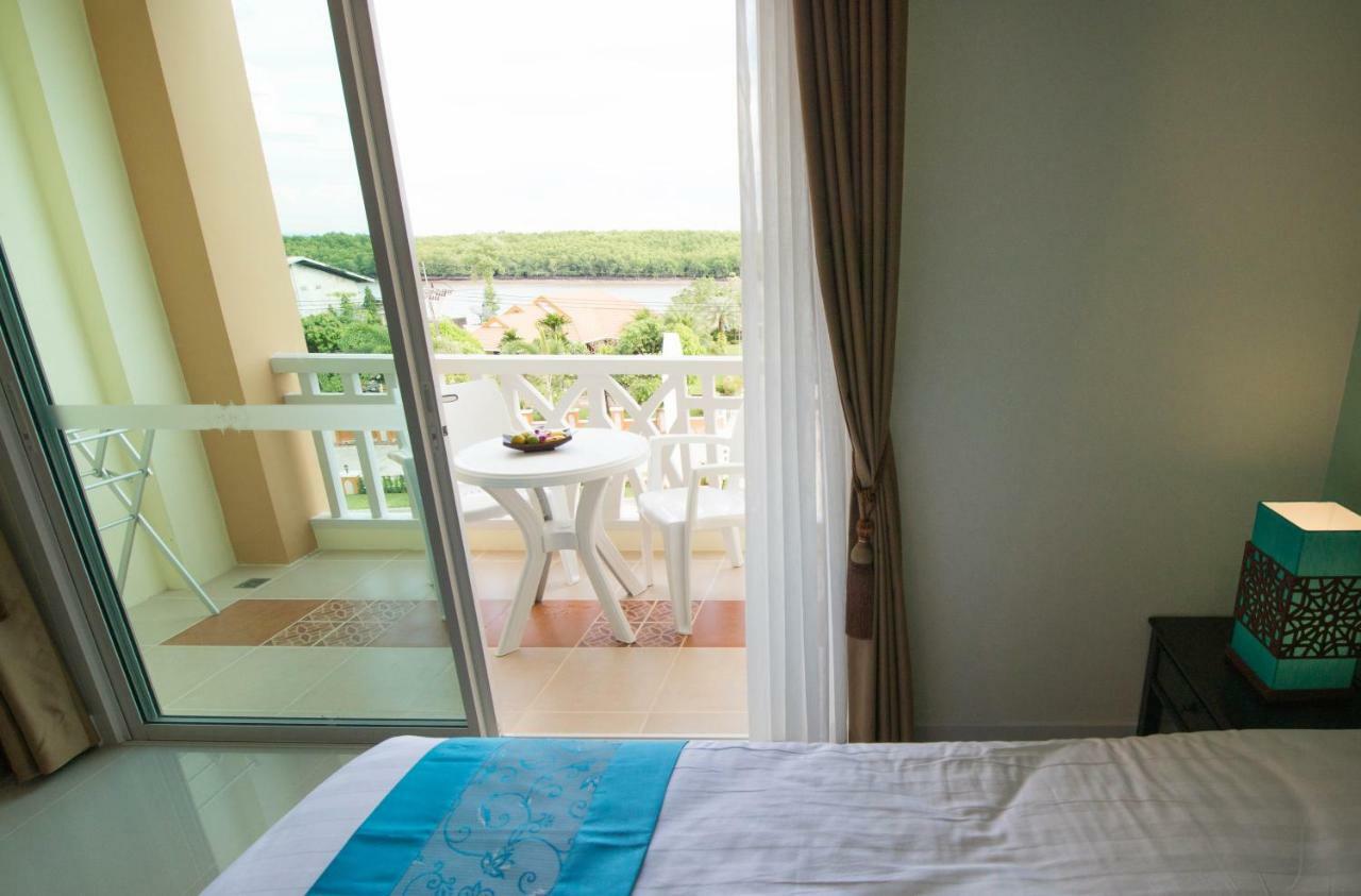 Front Bay Resort