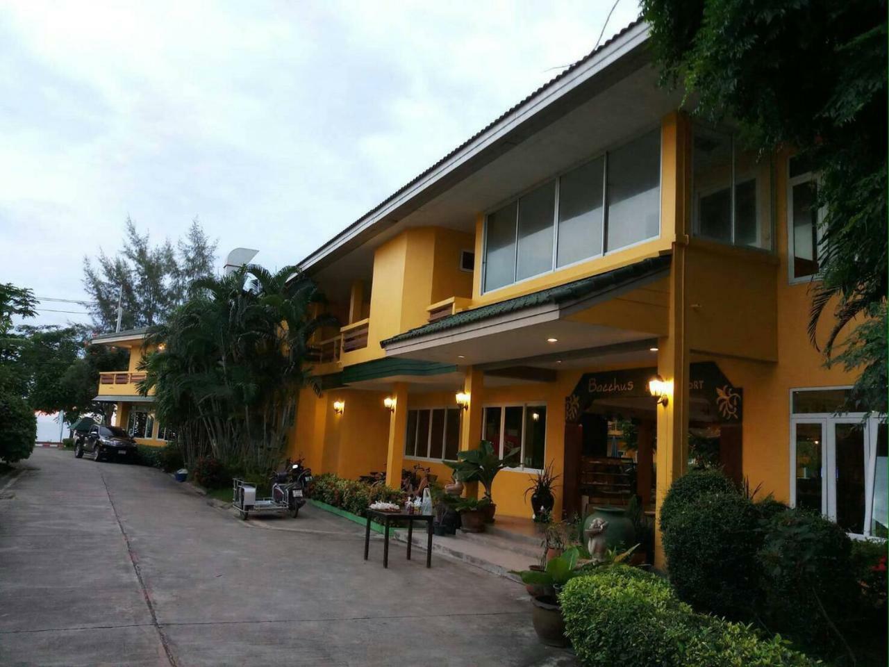Hotel Bacchus