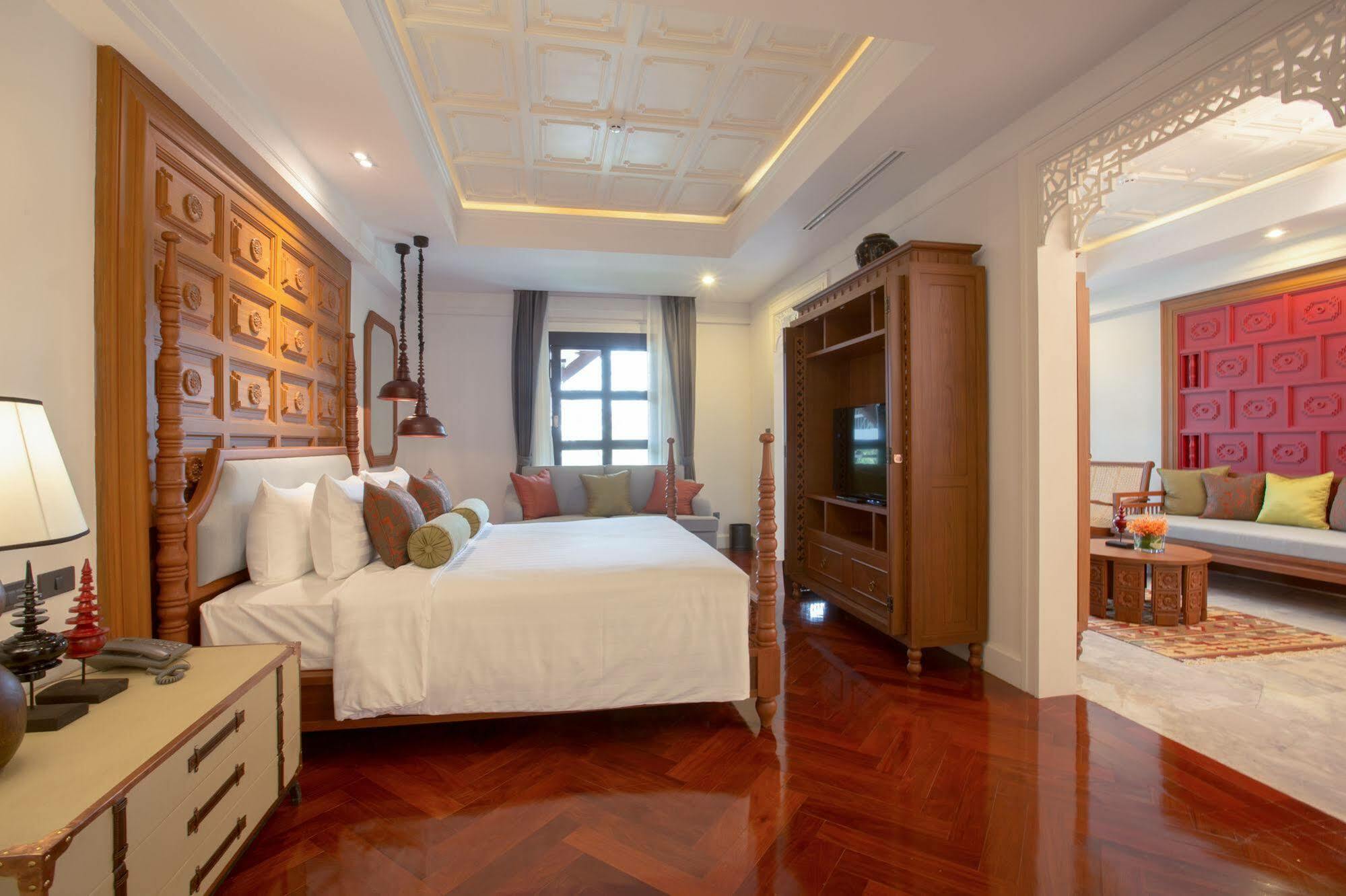 Na Nirand Romantic Boutique 5*
