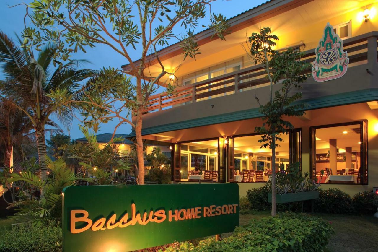 Bacchus 3* Pran Buri