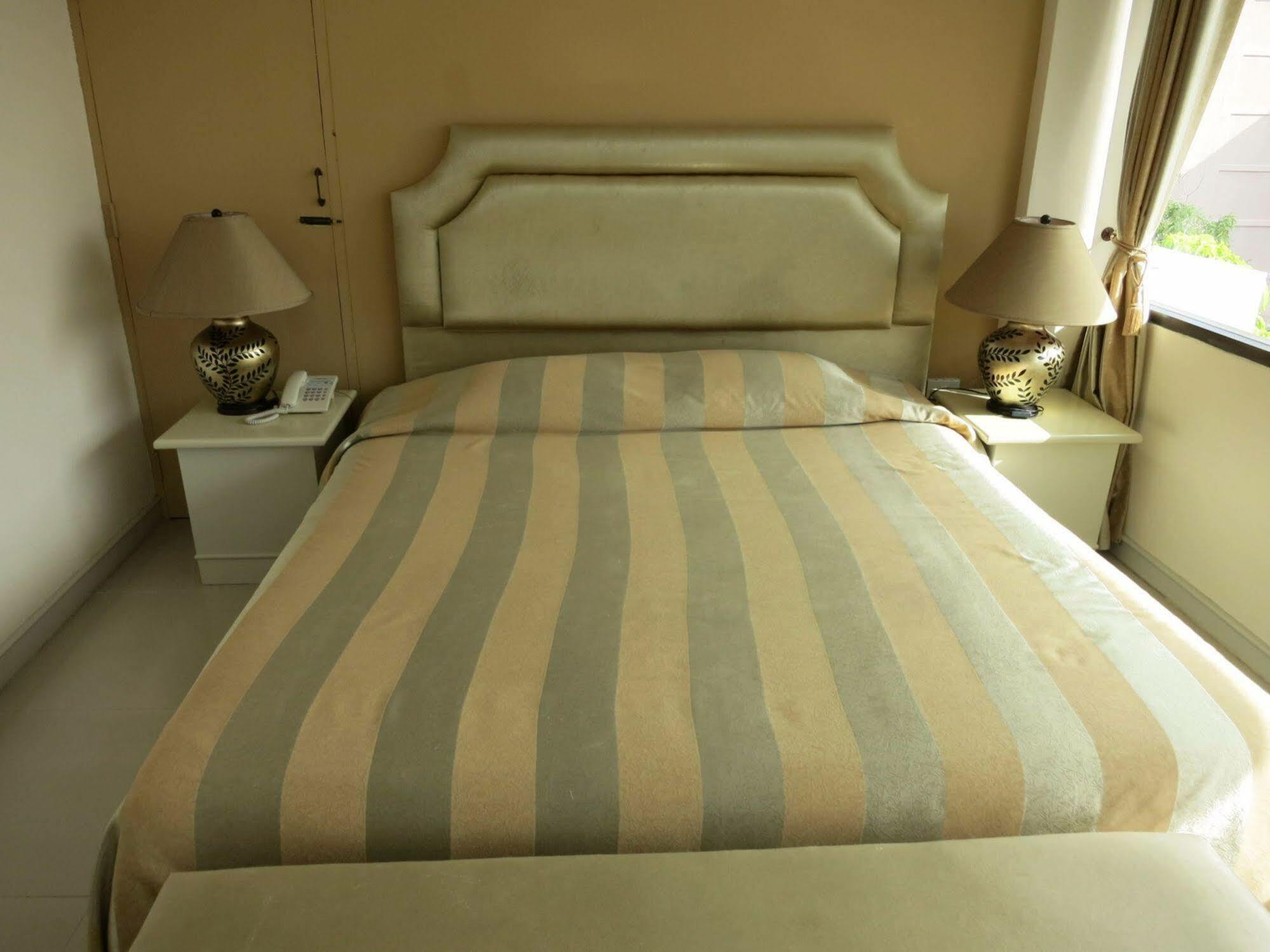 Jomtien Longstay Hotel 3*
