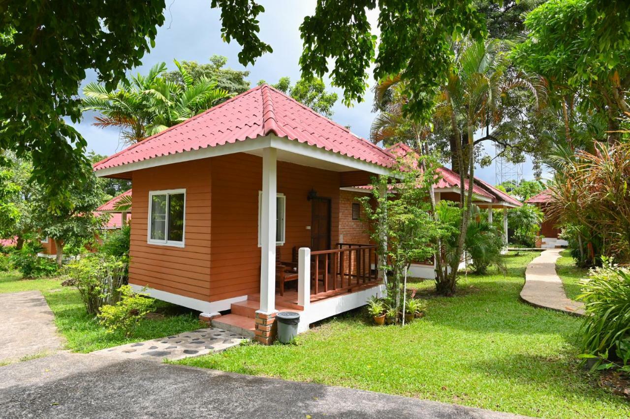 Krathom Khaolak Khao Lak