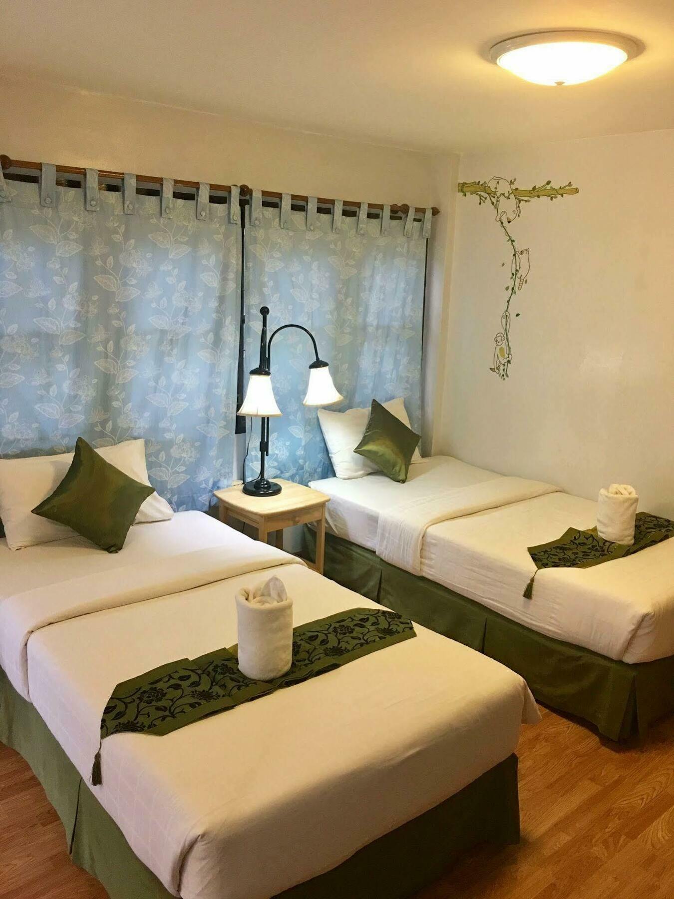 Hotel Phunyanuch 3*