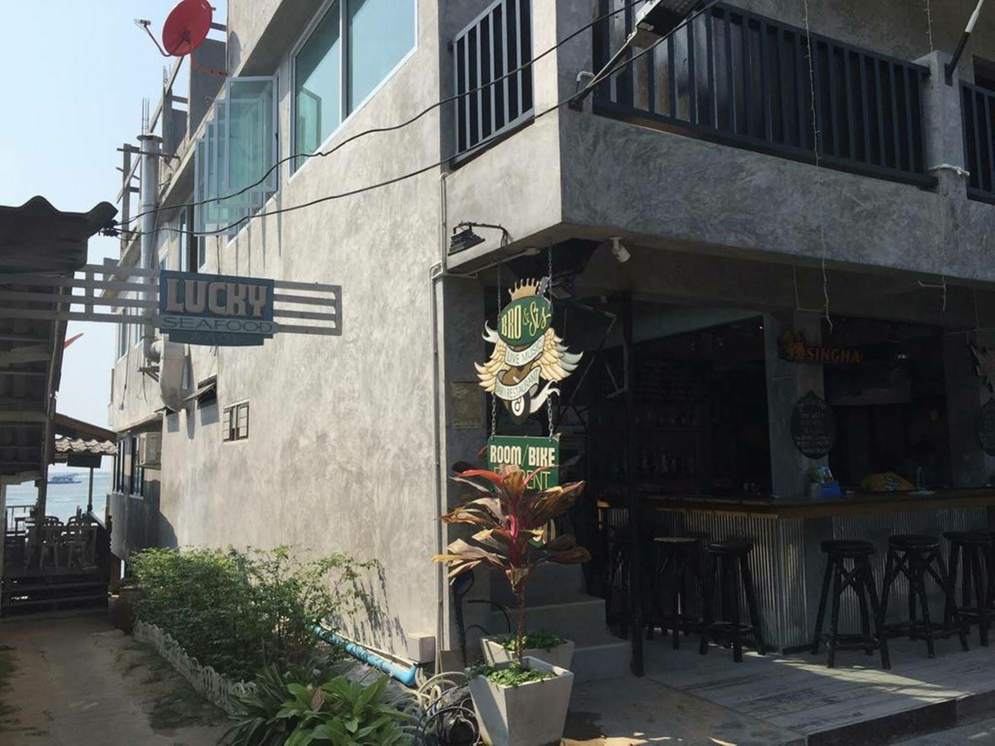 Bro&sis Place Hotel 2*