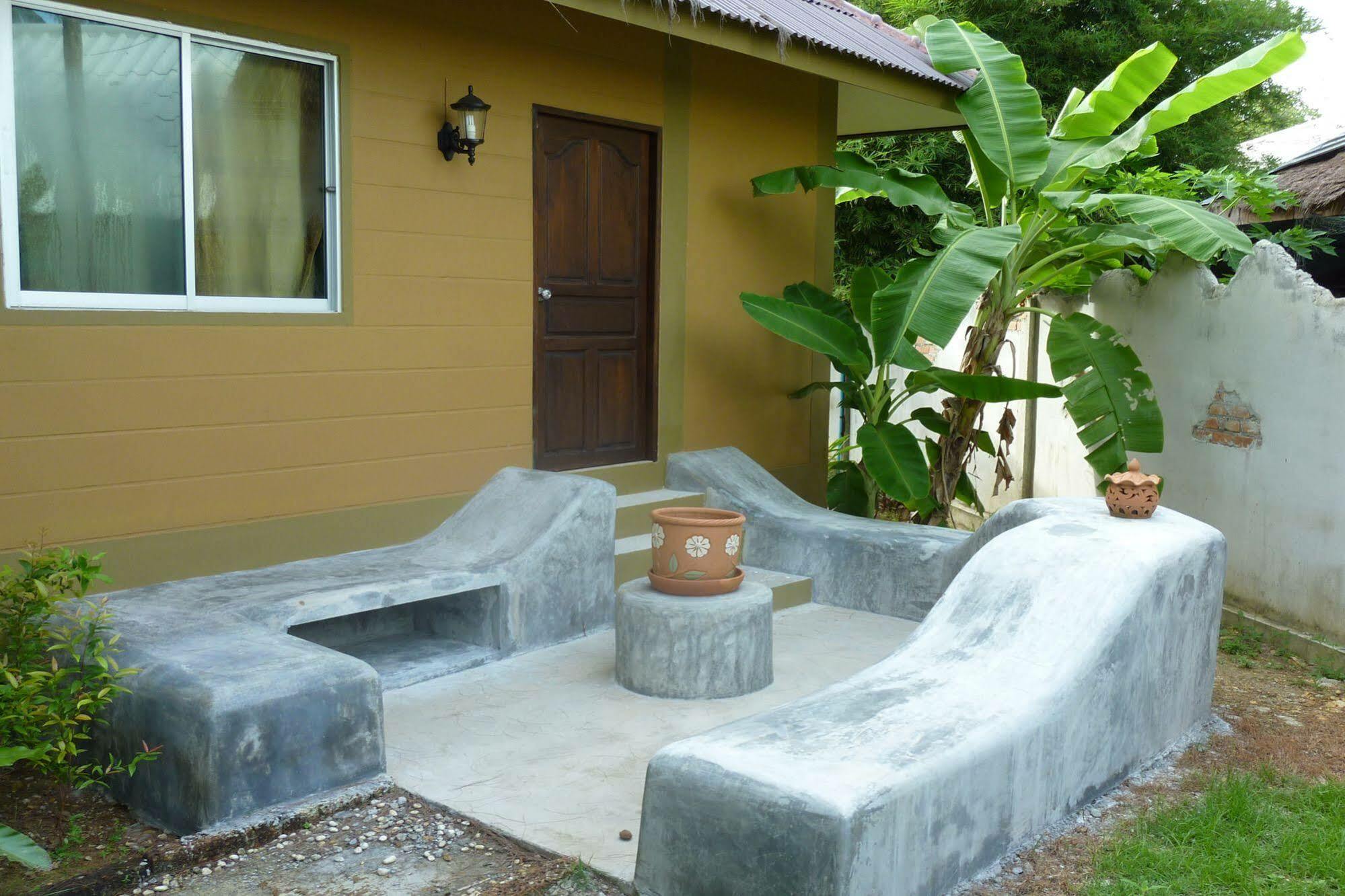 Lanta Castaway Resort