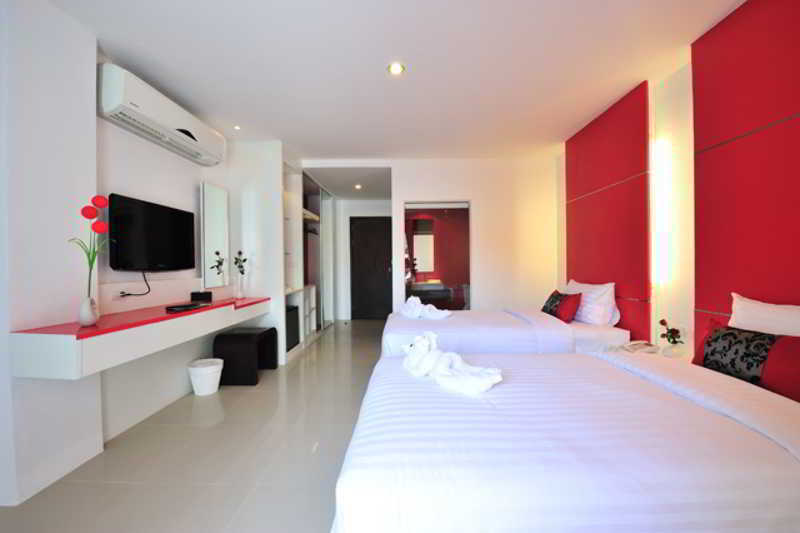 Alfresco Phuket Hotel