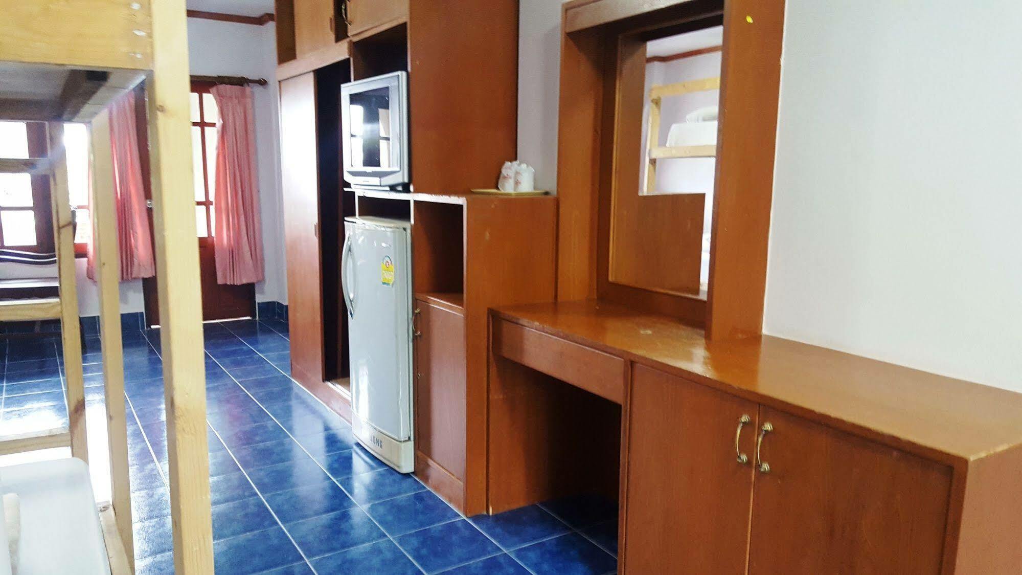Coconut House Chaweng Hotel