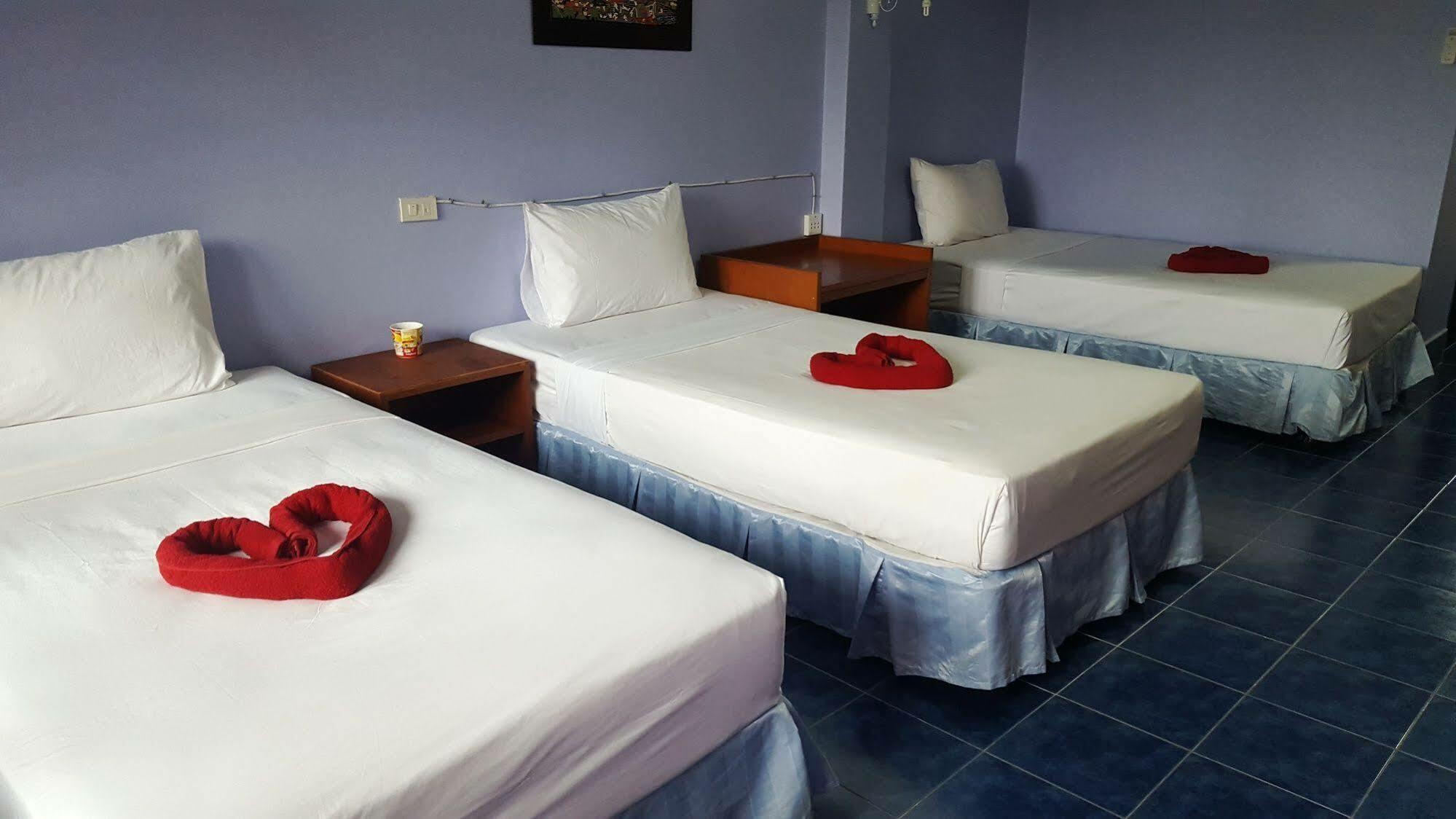 Coconut House Chaweng Hotel 2*