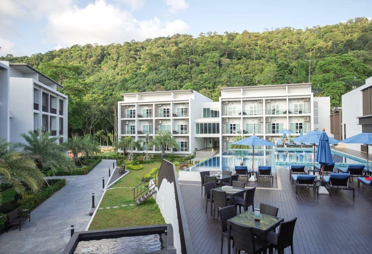 Paradise Hill Hotel