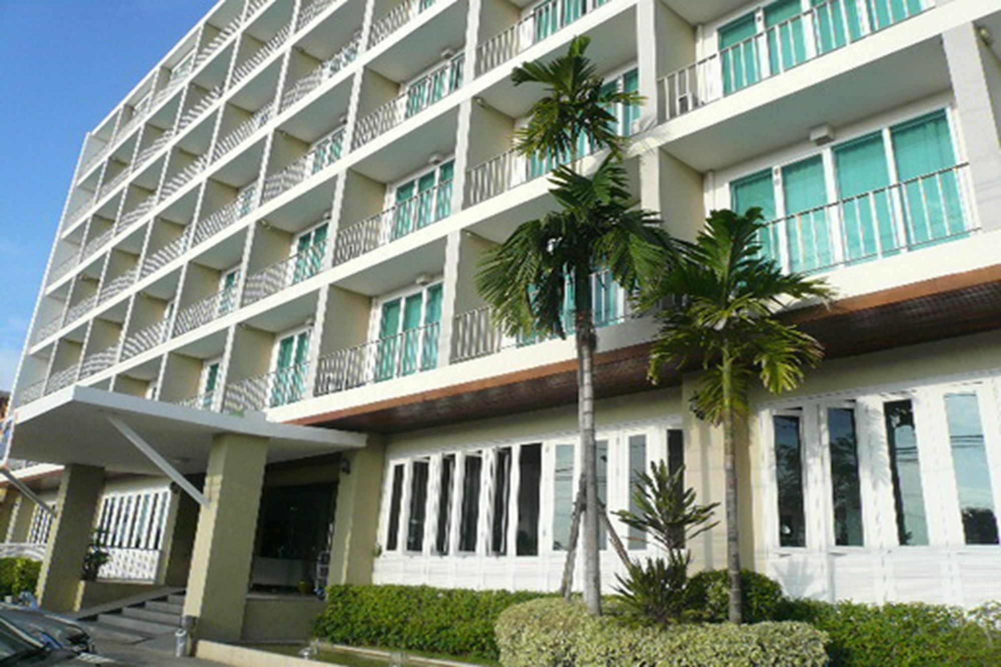 B2 Premier & 3* Chiang Mai
