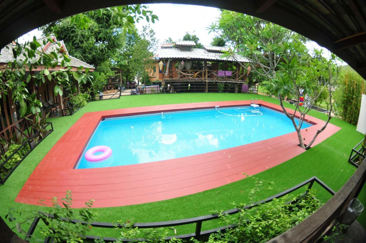 Guest house Sawasdeepai River
