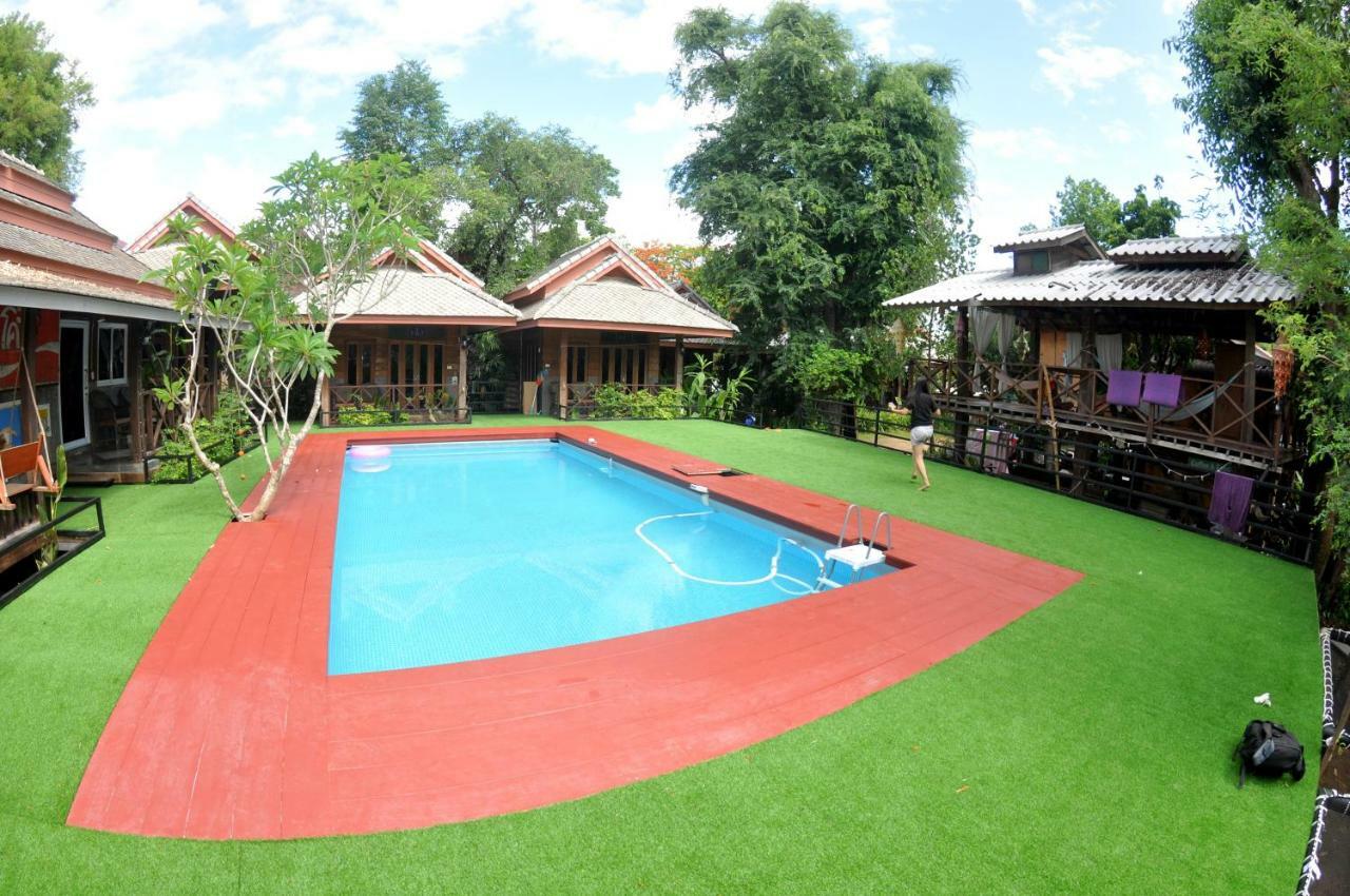 Guest house Sawasdeepai River 2*