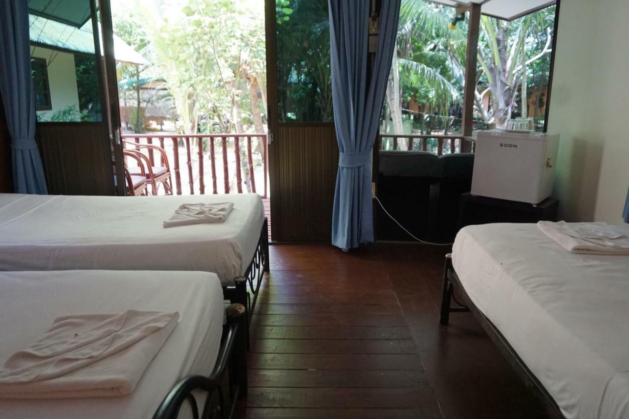 Moonhut Mae Nam