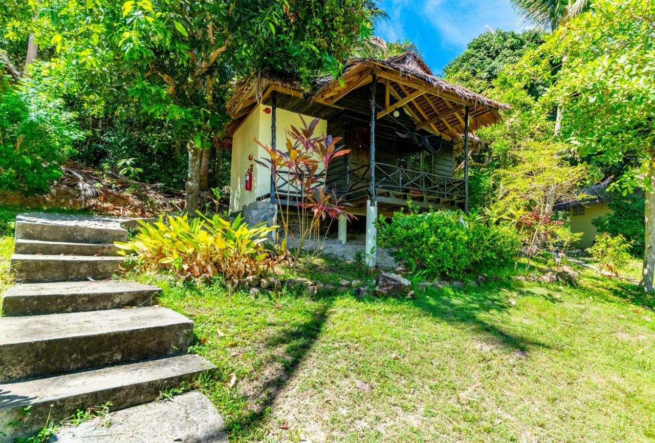 Shiralea Backpackers 2*