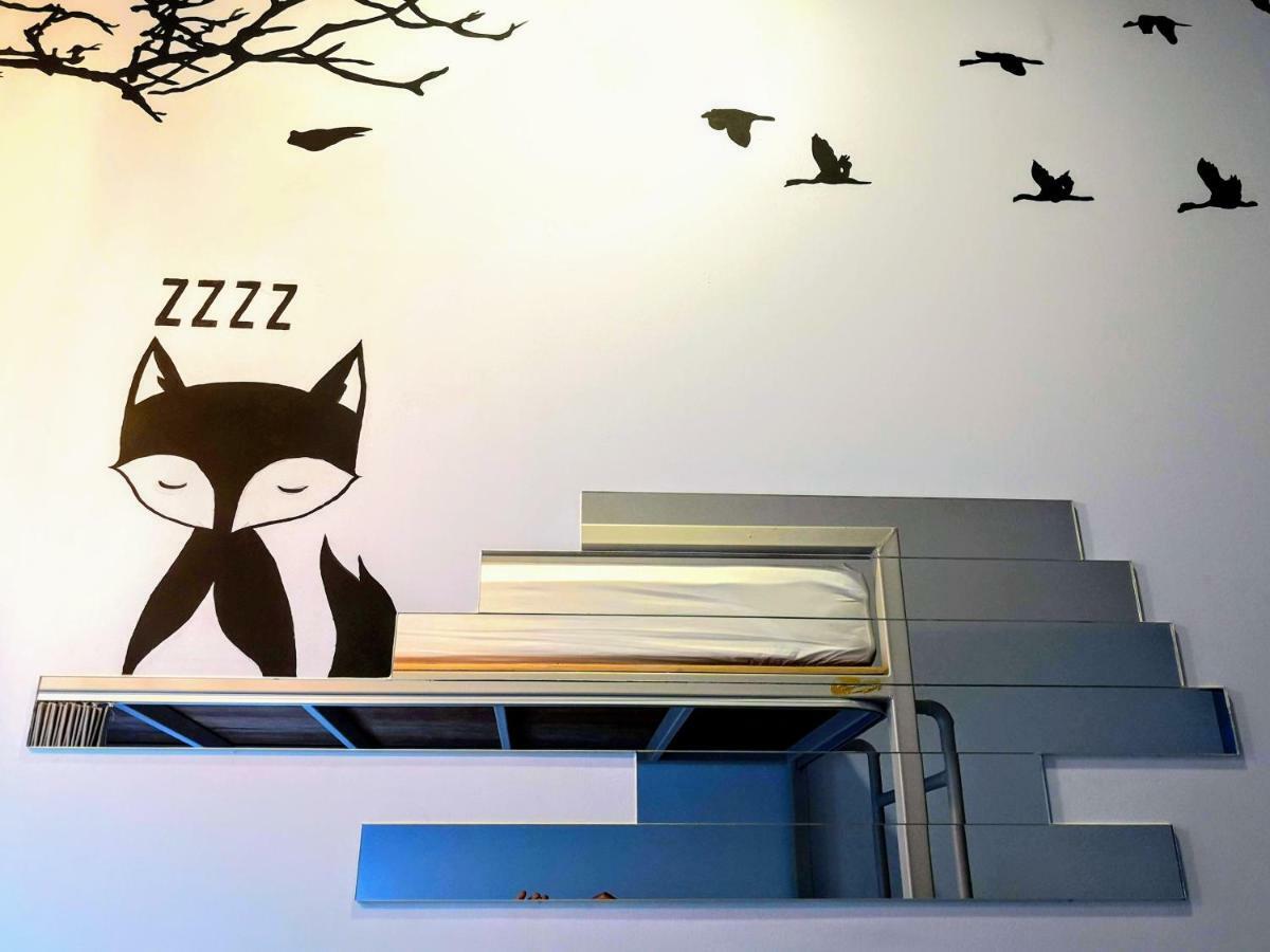 Hostel Asleep By Lantana