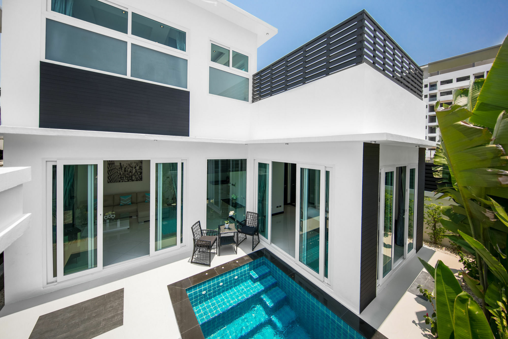 Colibri Pool Pattaya Villa