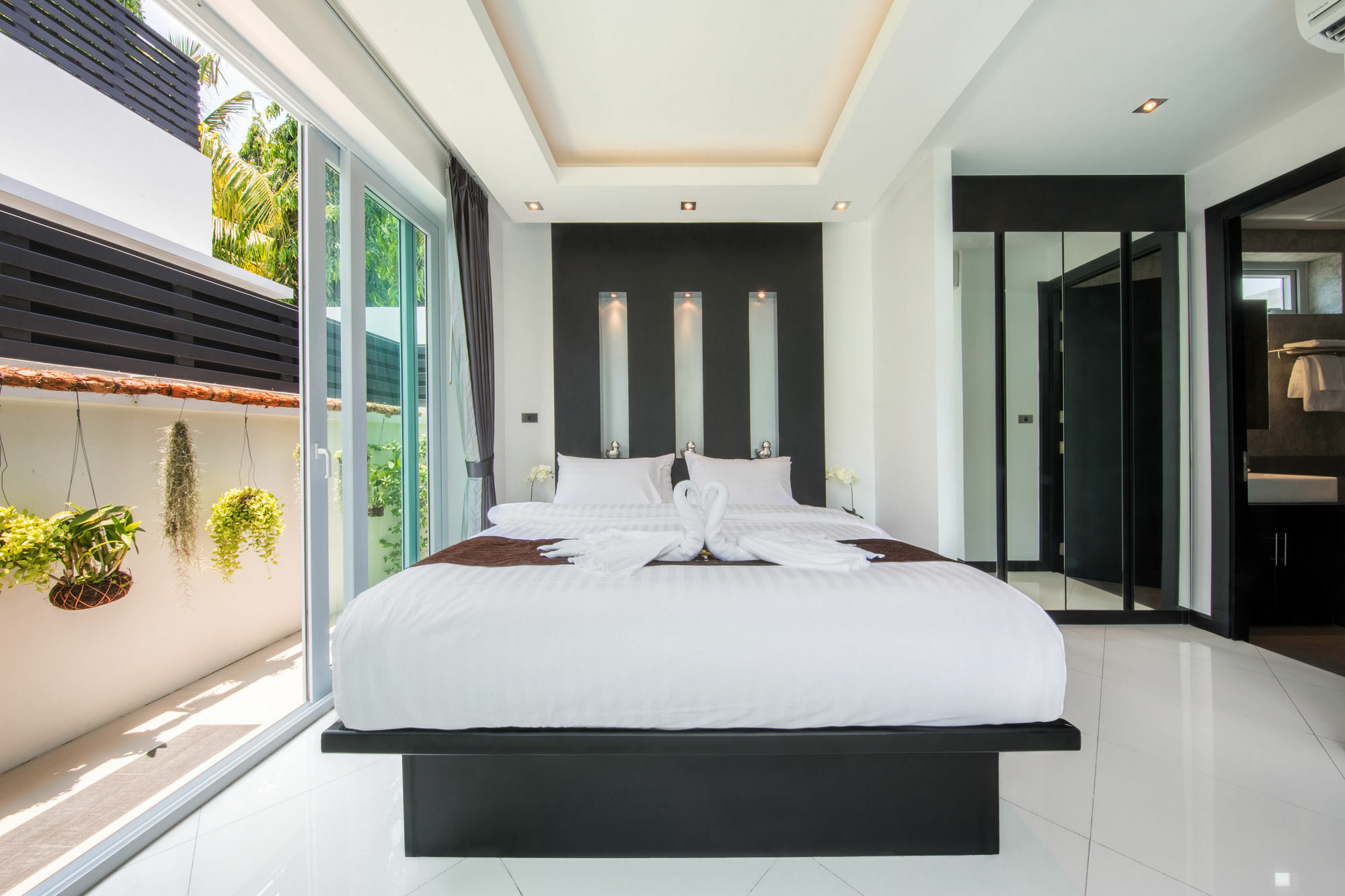 Villa Colibri Pool Pattaya