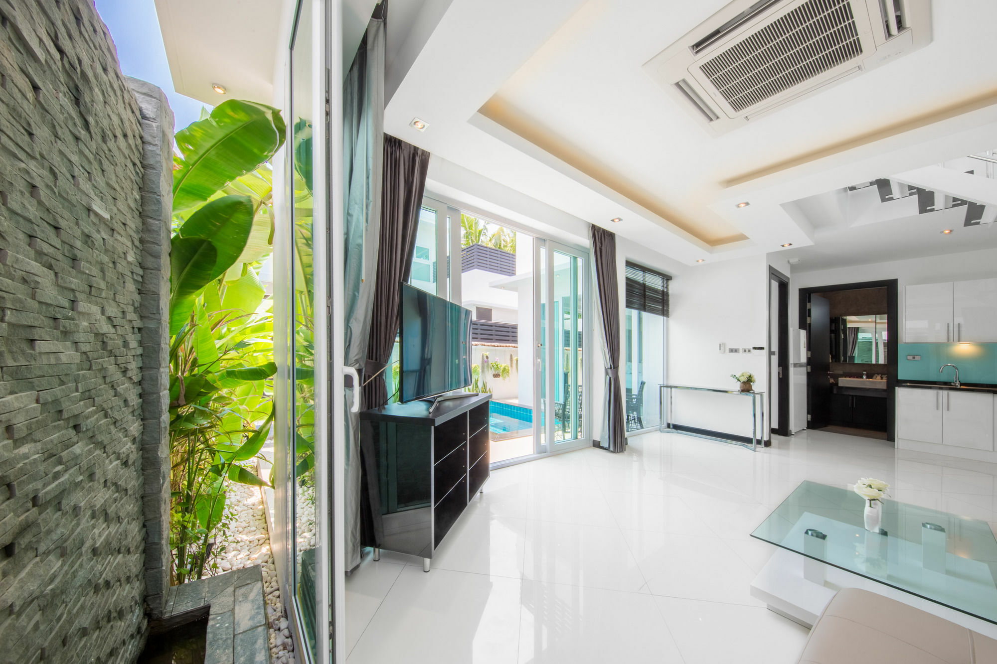 Villa Colibri Pool Pattaya